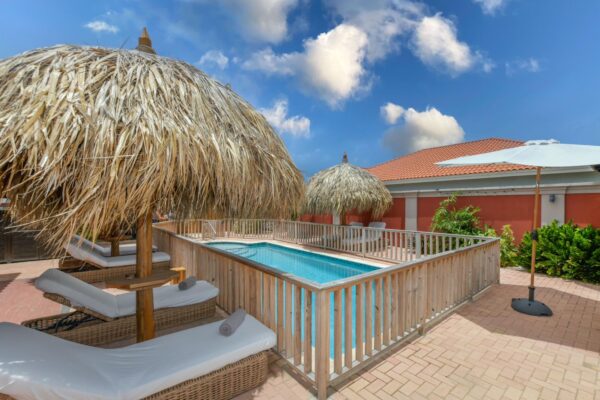 Casa Loulou Aruba Zwembad