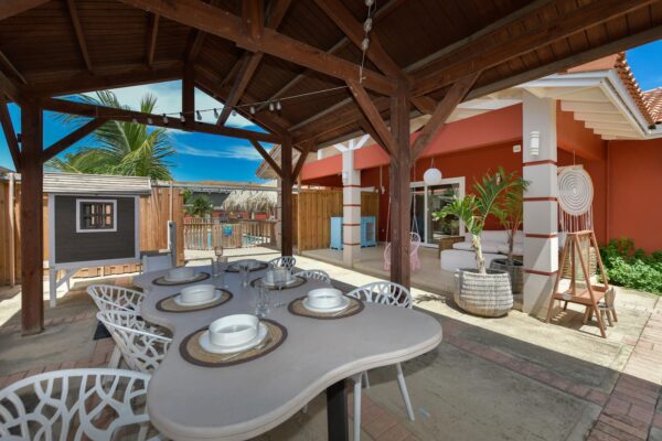 Beach woonhuis buiten dineren